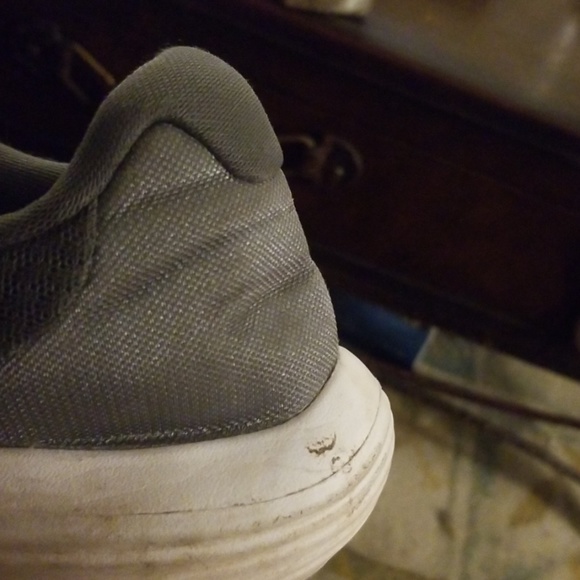 Size 10 Women's Nike Shoes - Picture 4 of 4